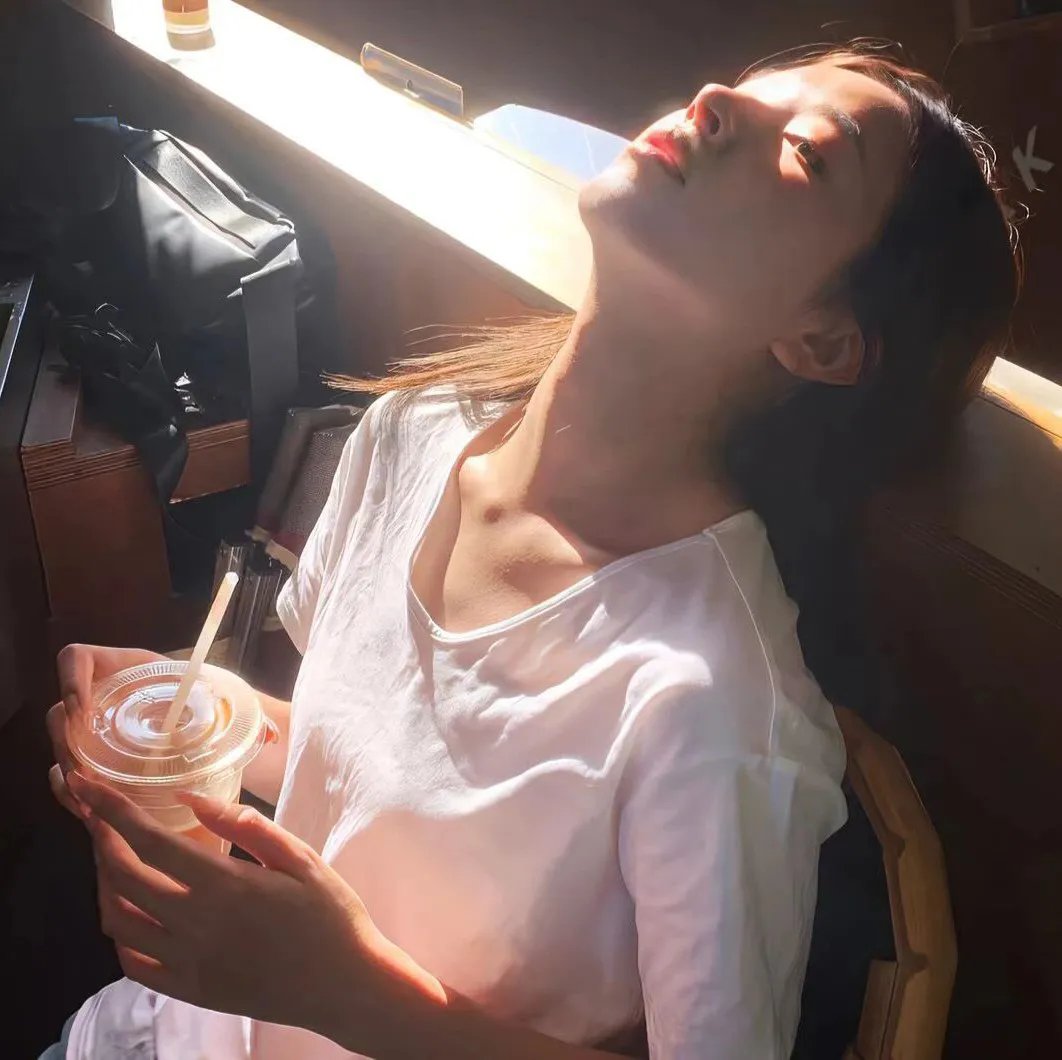 爱人的谎言 封面