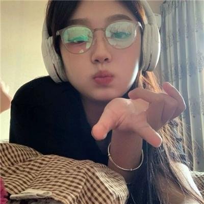 锦绣云裳 封面
